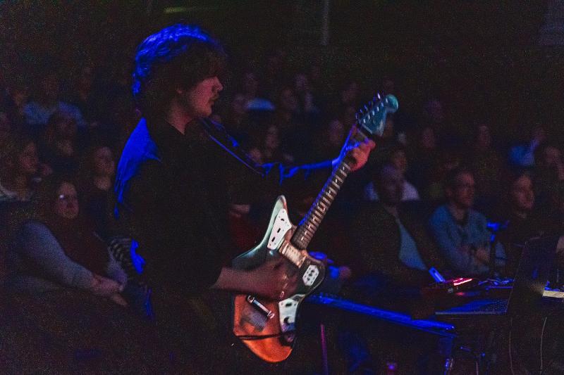 Jakob Haugstad Struve.jpeg Bilde av Jakob med el-gitar